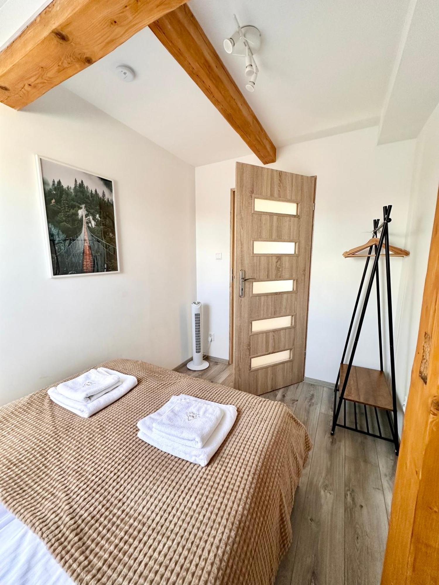 Klimatyczny Apartament Nr 8 Z Widokiem Na Gory Sowie Bielawa  Esterno foto